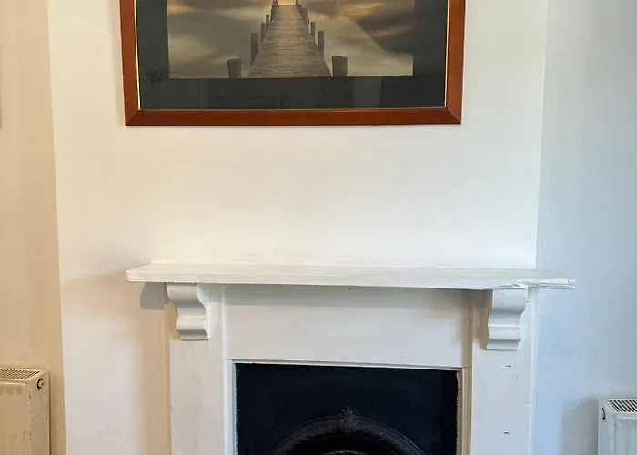 Luton Town House Near Airport