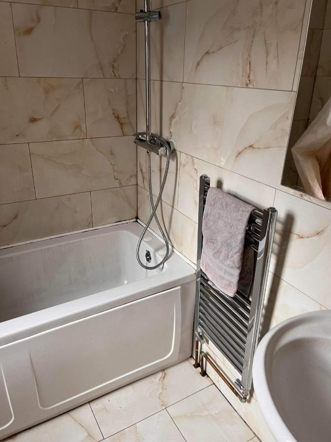 Luton Town House Near Airport