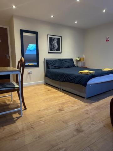 Homestay Luton Town House Near Airport