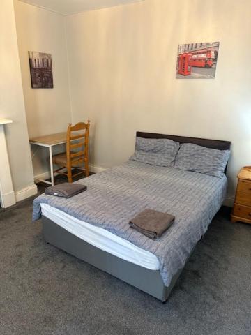 Luton Town House Near Airport