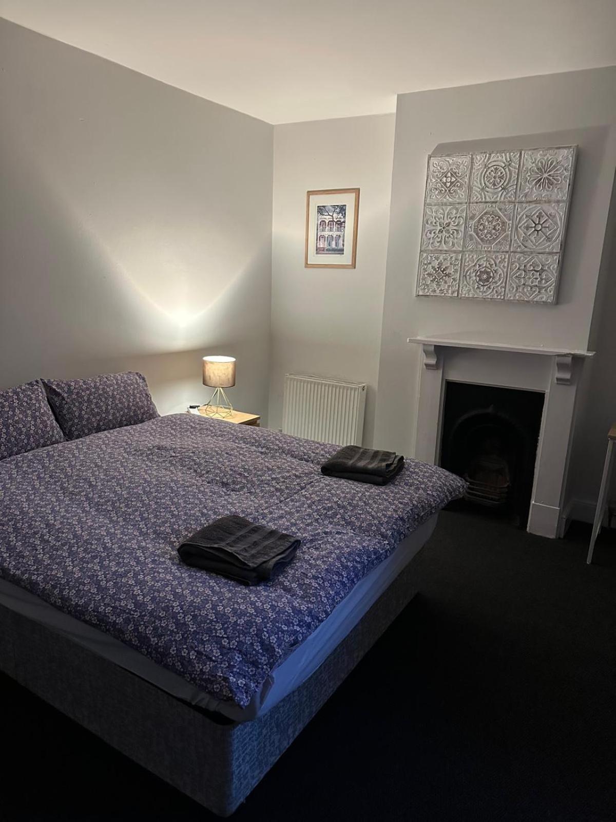 Homestay Luton Town House Near Airport *